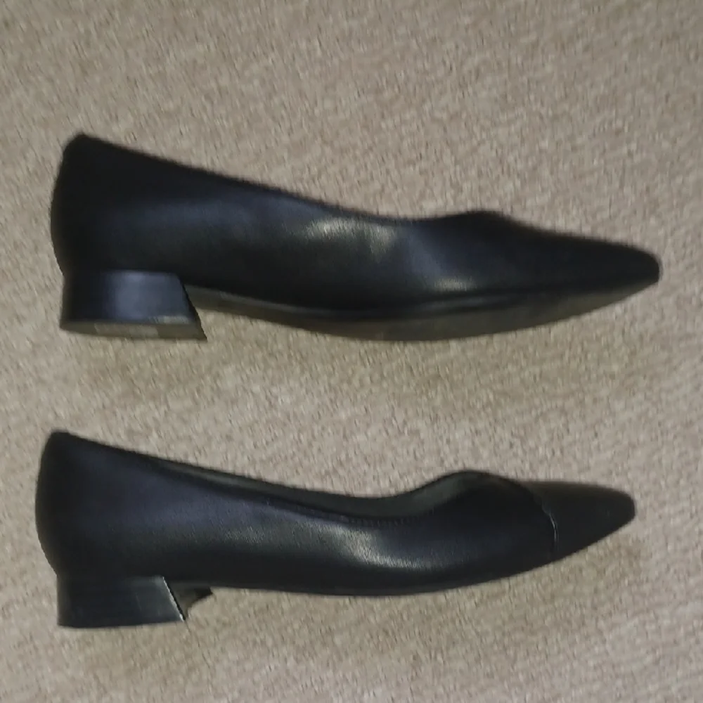 Clarks Black Leather Pointed Heels - Picture 5 of 5